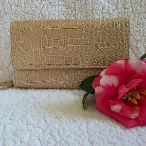 Safe Keeper Classic Clutch Wallet in Cream Croc Pattern
